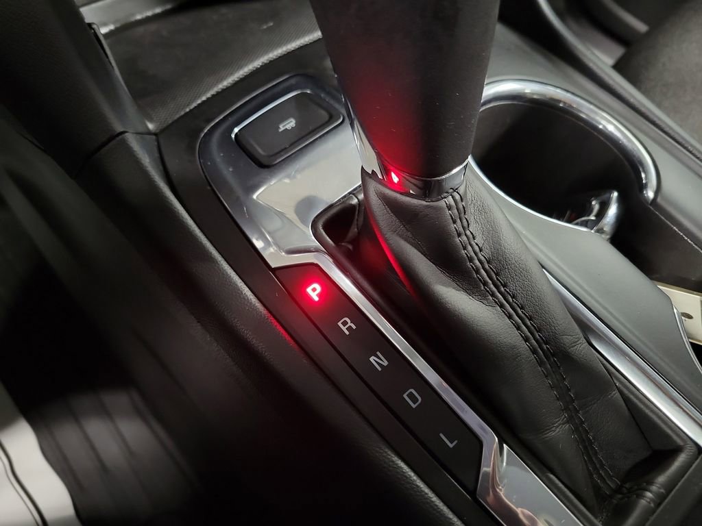 Used 2019 Chevrolet Equinox LT w/ Sun & Navigation Package image 18