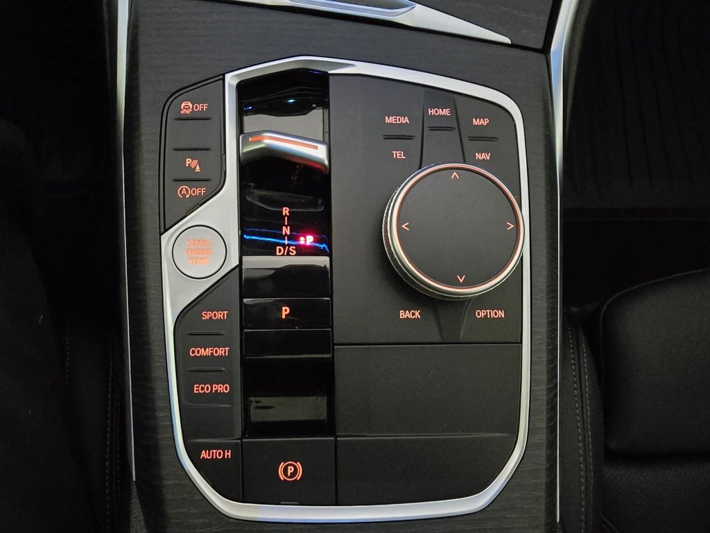 Used 2025 BMW 330i xDrive Sedan w/ M Sport Package image 16
