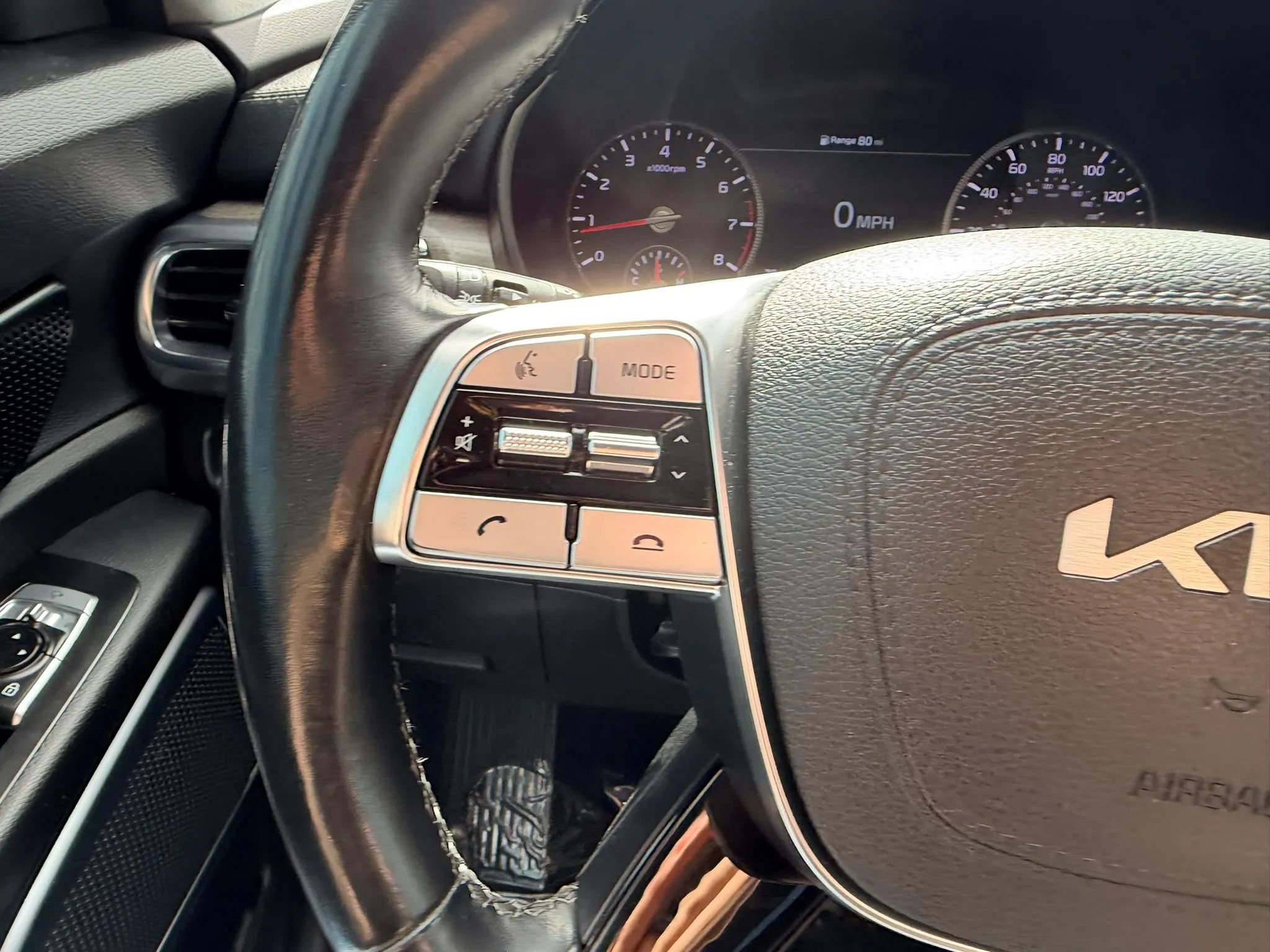 Used 2022 Kia Telluride SX w/ SX Prestige Package image 28