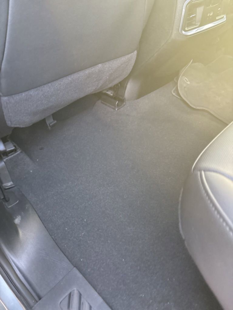 Used 2025 GMC Sierra 2500 SLT w/ SLT Convenience Package image 26