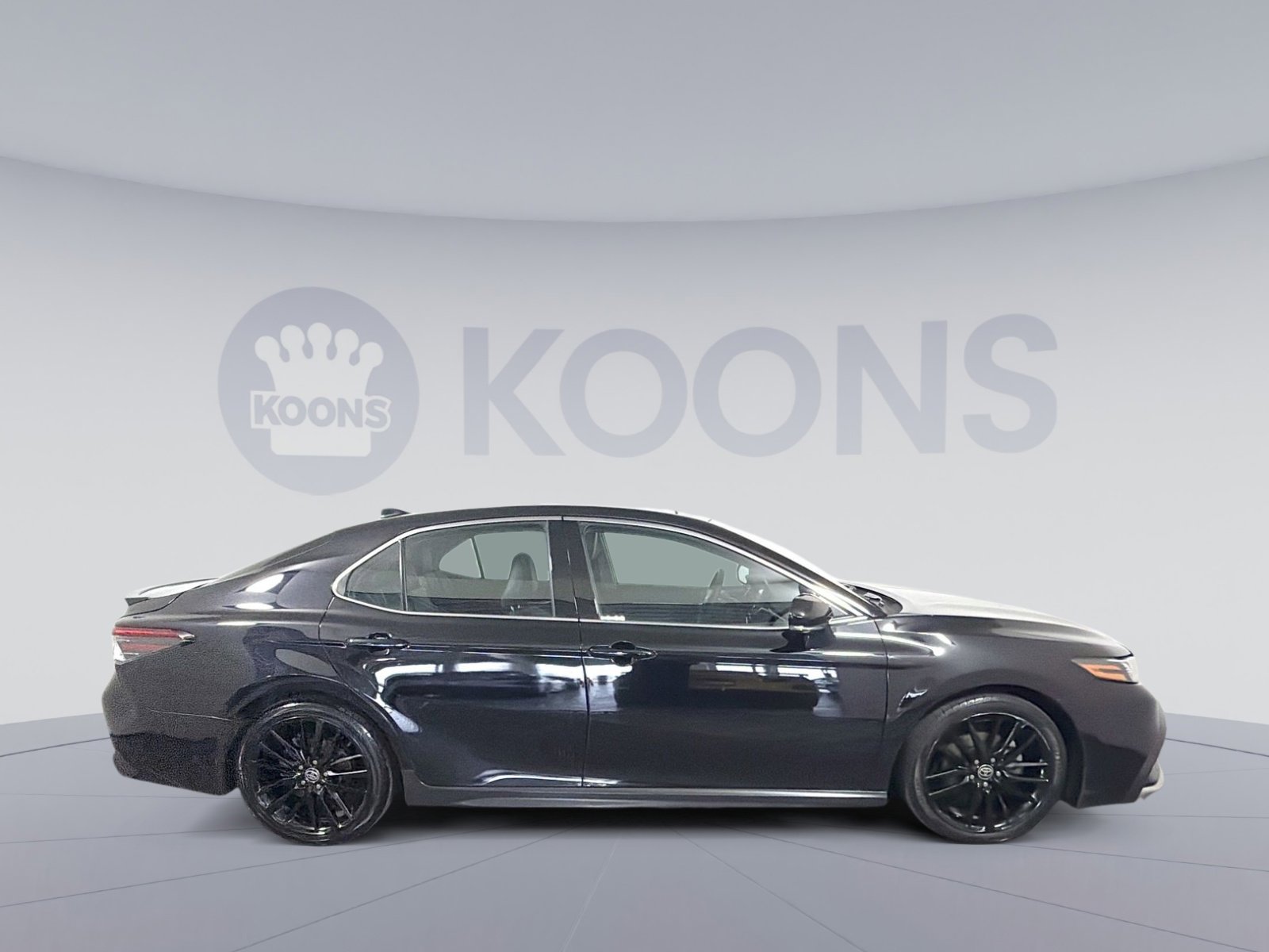 Used 2022 Toyota Camry XSE w/ Navigation Package image 8