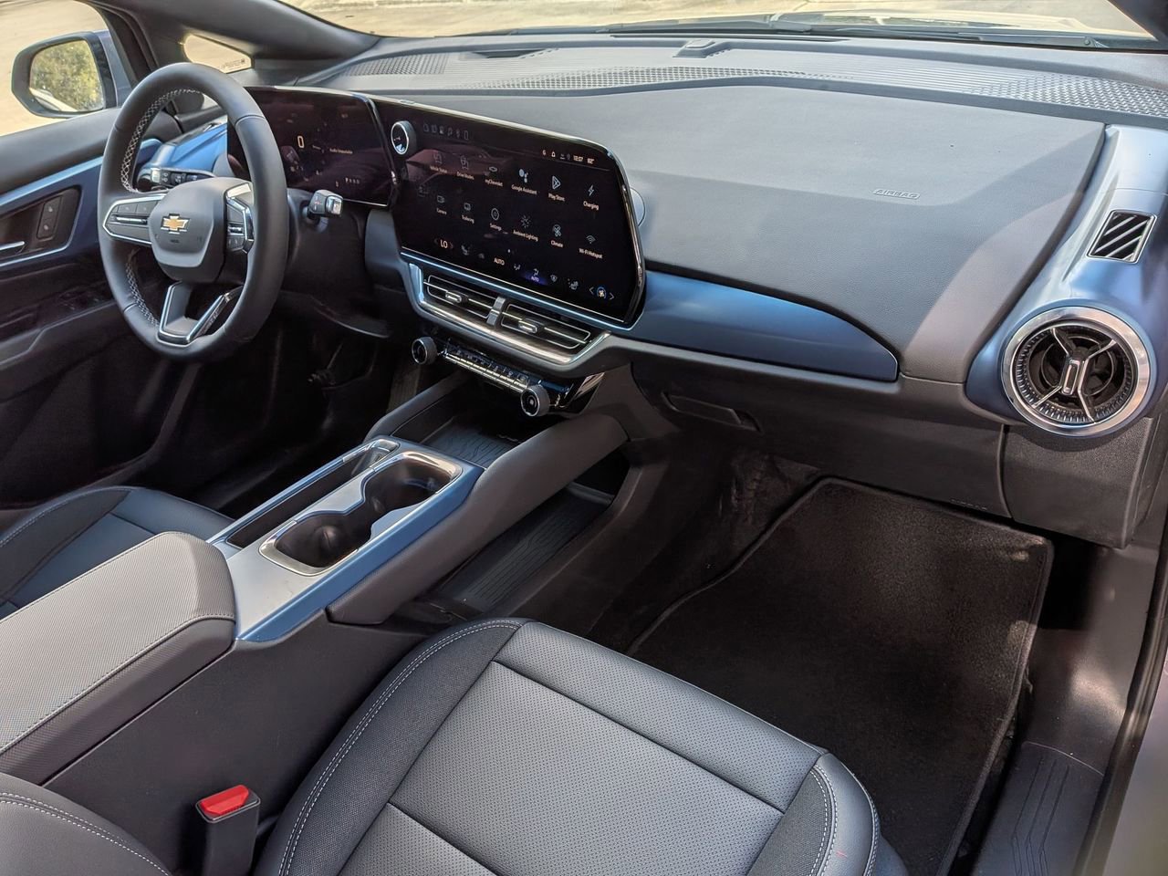 New 2026 Chevrolet Equinox EV LT image 25