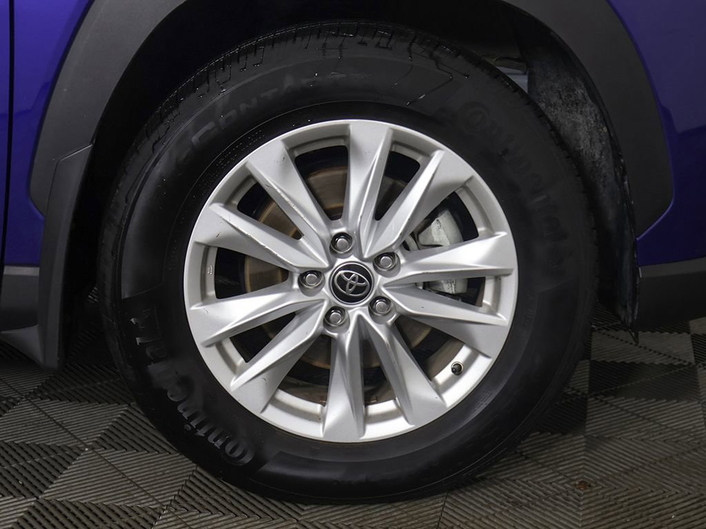 Used 2023 Toyota Corolla Cross LE image 19