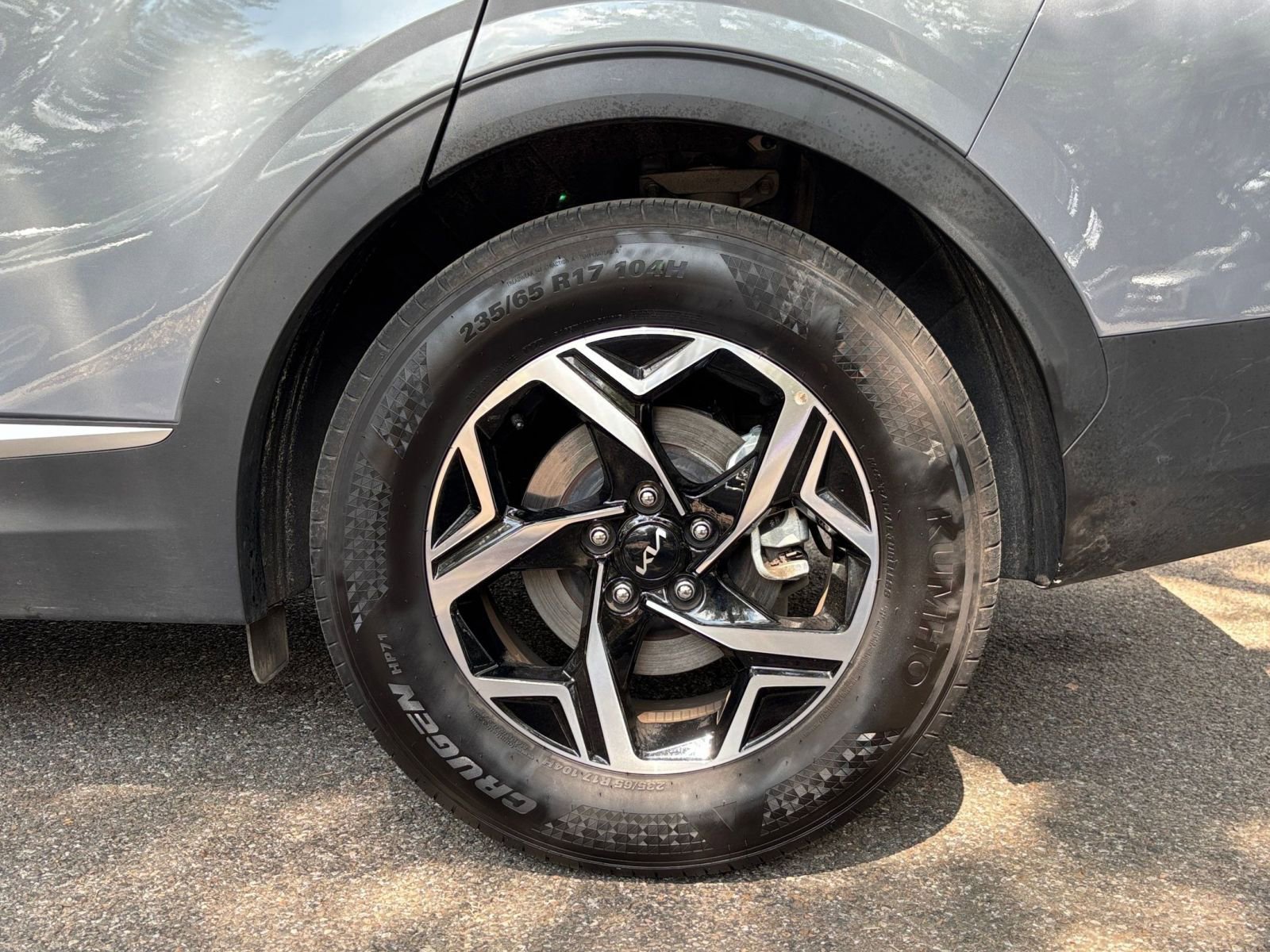 Used 2025 Kia Sportage LX FWD image 28
