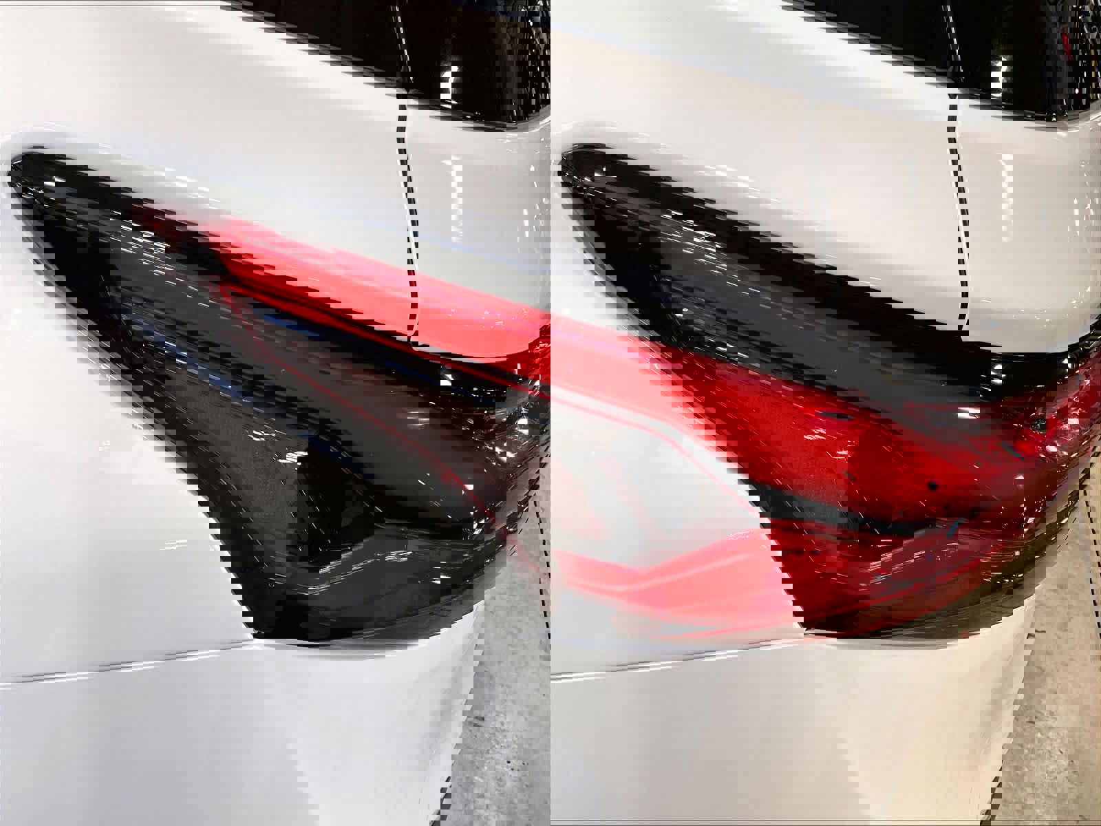 Used 2023 Chevrolet Traverse LT image 35