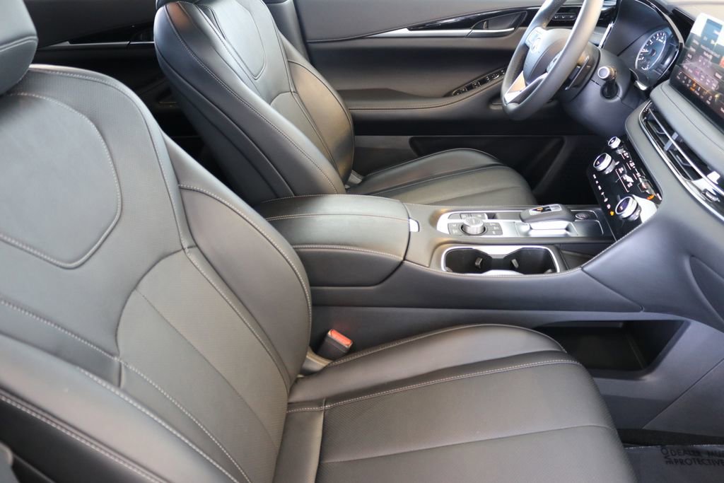 Certified 2025 INFINITI QX60 Pure image 41