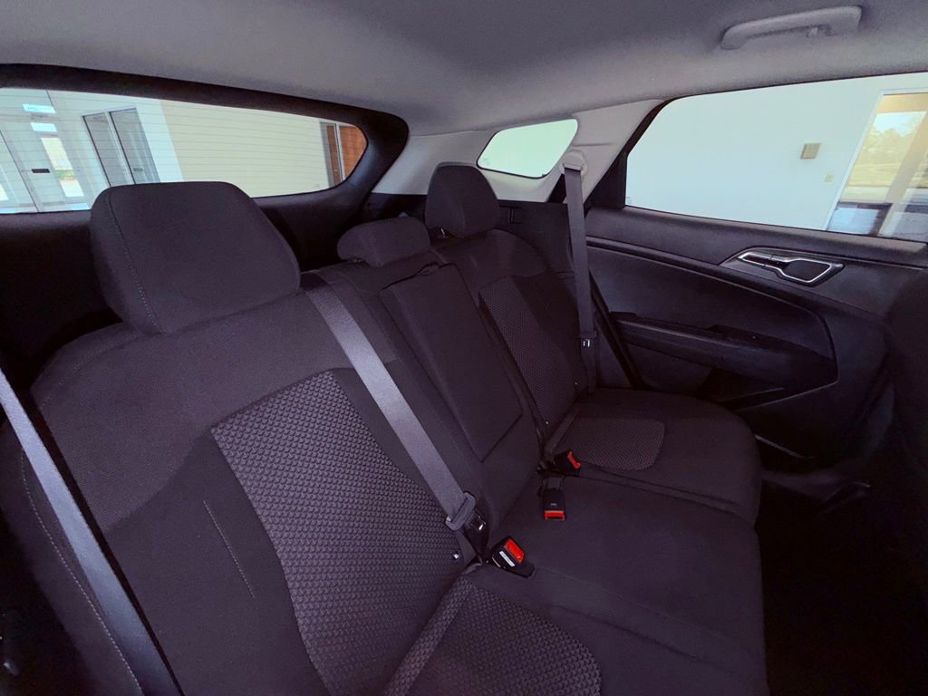Used 2023 Kia Sportage LX image 10