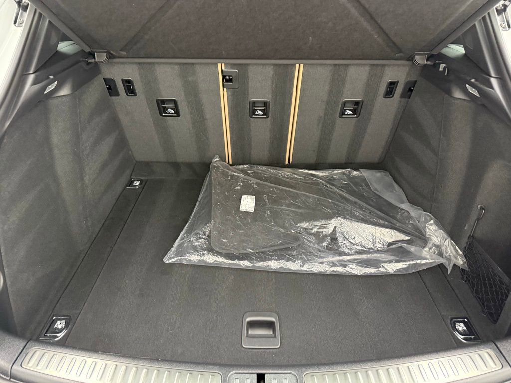 Used 2025 Porsche Macan image 32