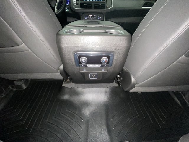 Used 2023 Chevrolet Suburban Z71 w/ Luxury Package AWD/4WD image 30