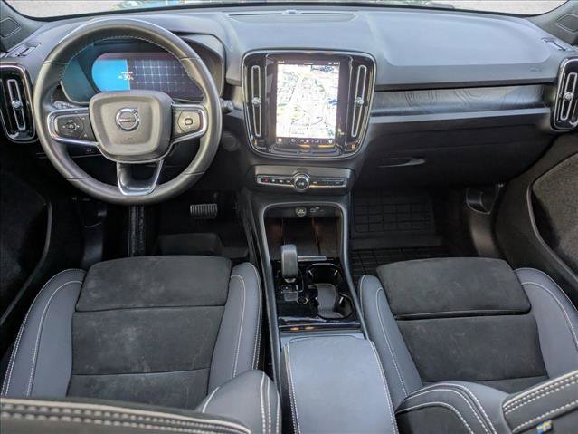 Used 2023 Volvo XC40 Recharge Plus image 16