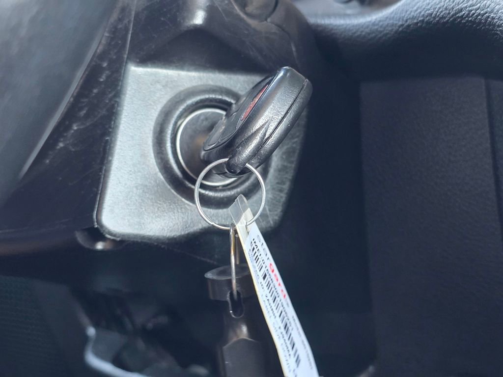 Used 2018 Jeep Wrangler Sport image 31