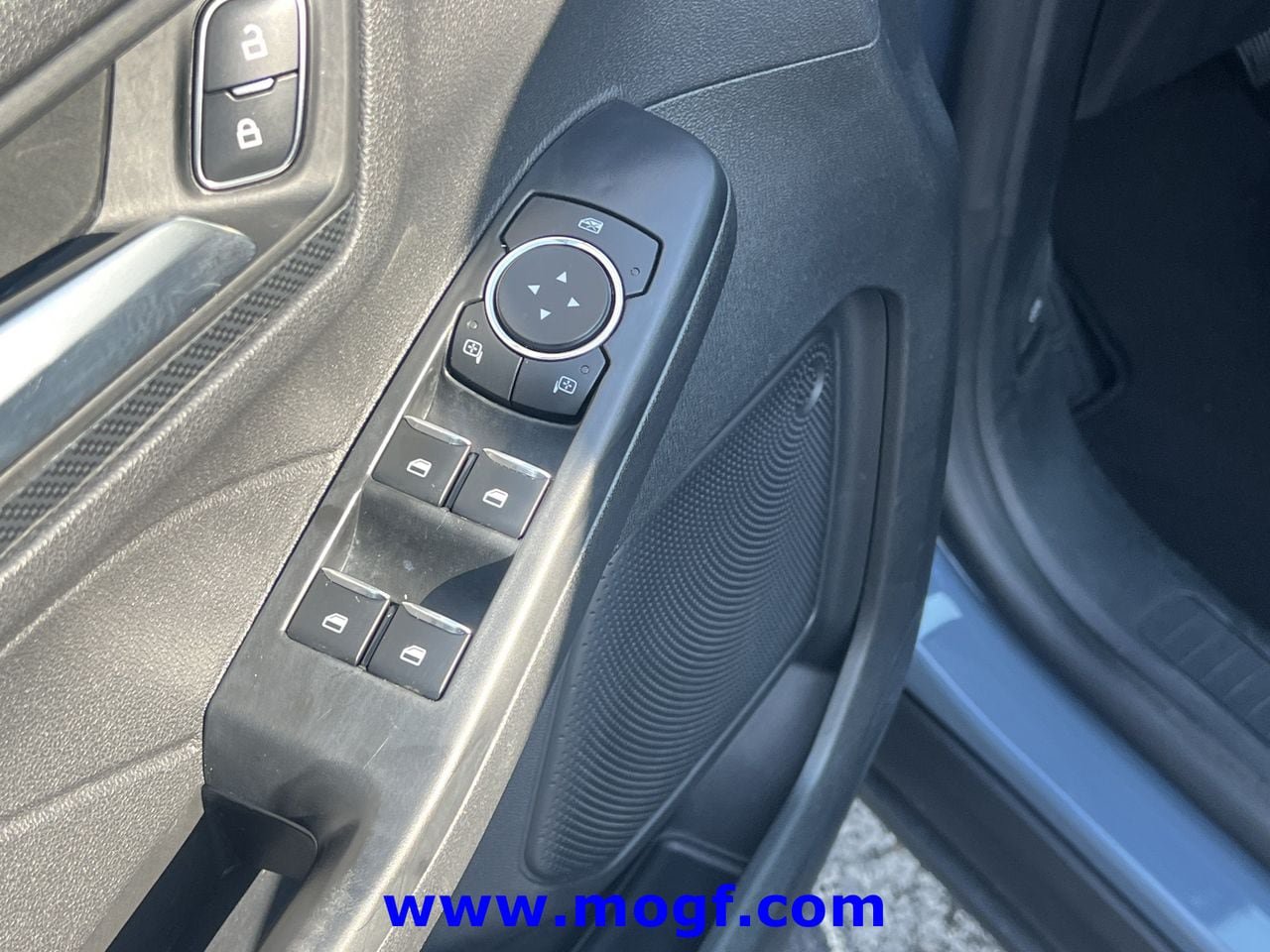 Used 2025 Ford Escape ST-Line FWD image 19