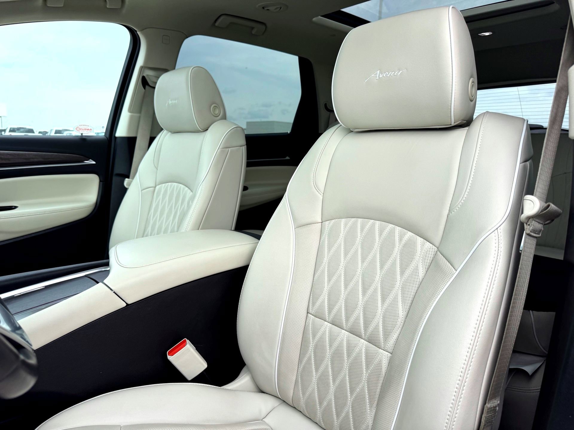 Used 2024 Buick Enclave Avenir w/ Avenir Technology Package image 13