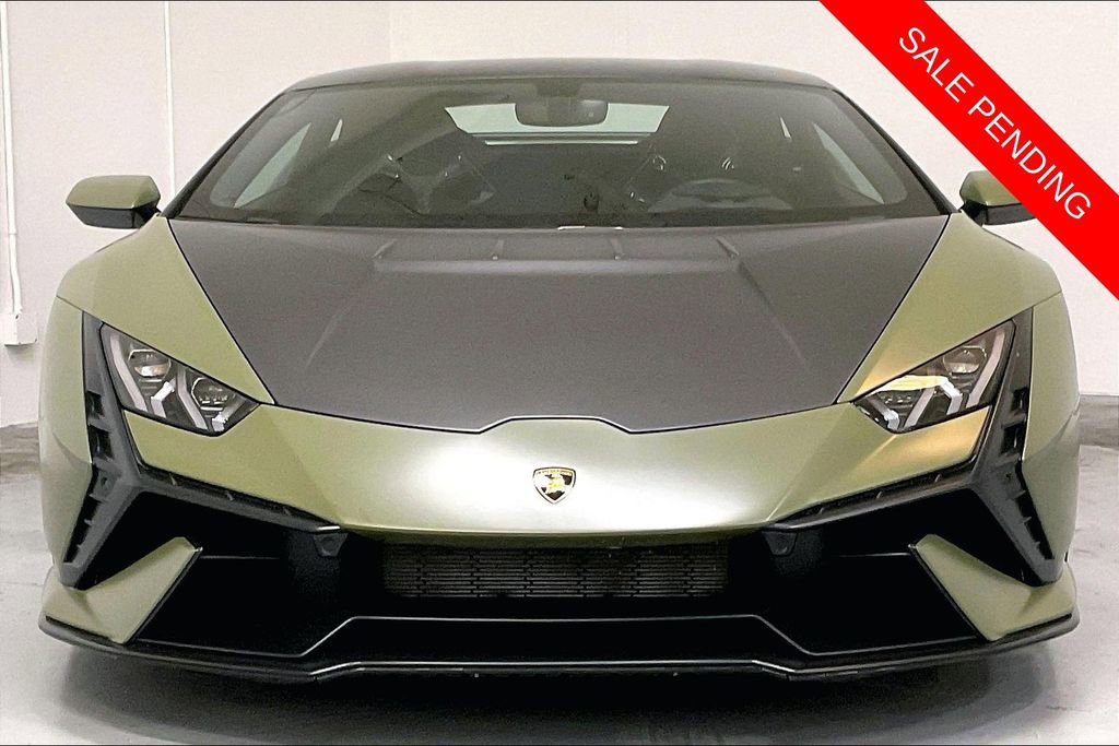 Used 2023 Lamborghini Huracan Tecnica image 2
