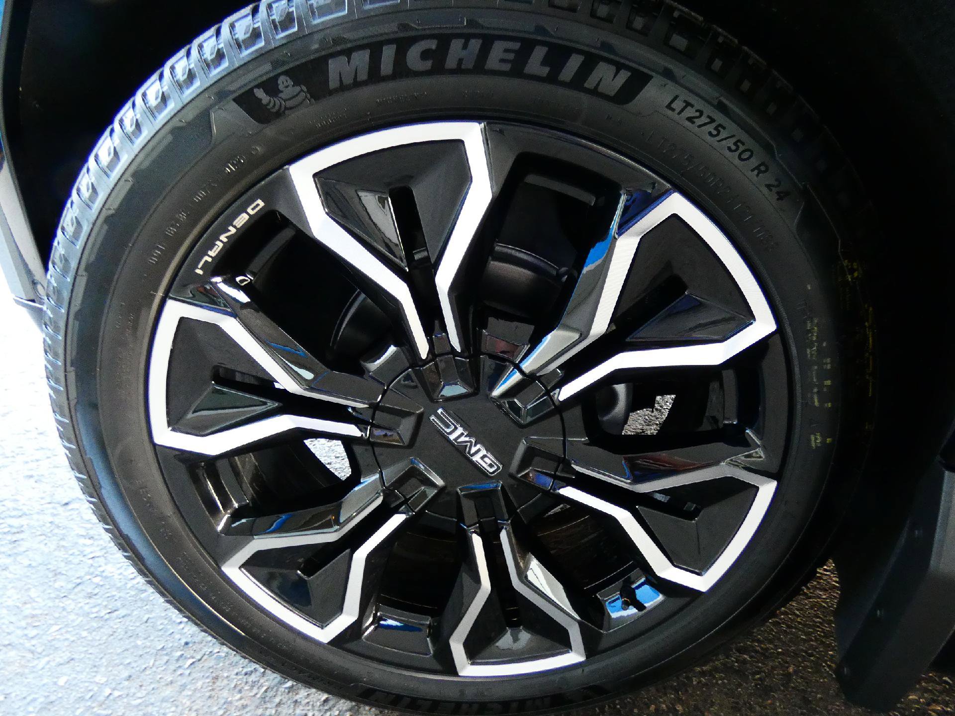 New 2025 GMC Sierra EV Denali image 8