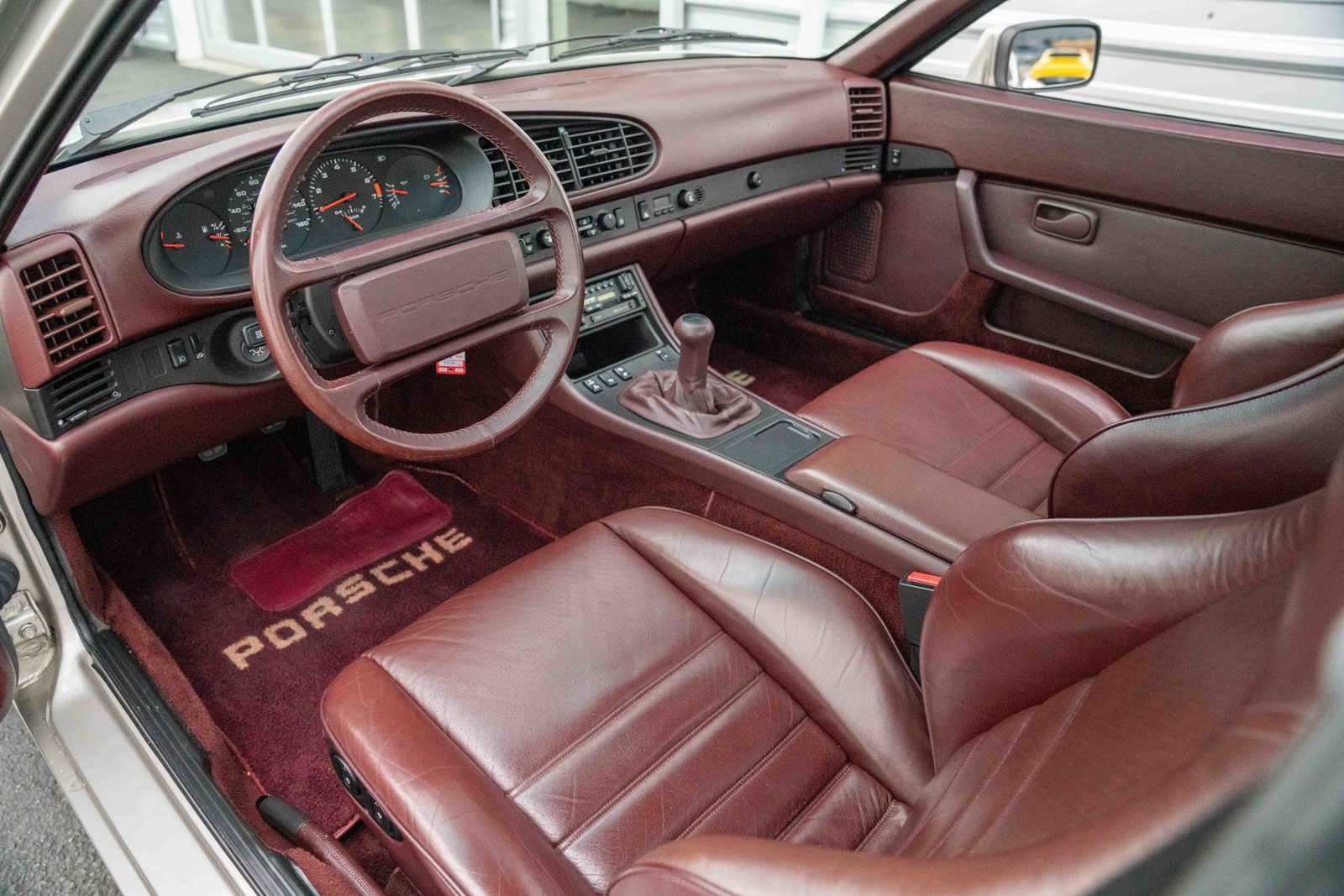 Used 1986 Porsche 944 Turbo RWD image 11