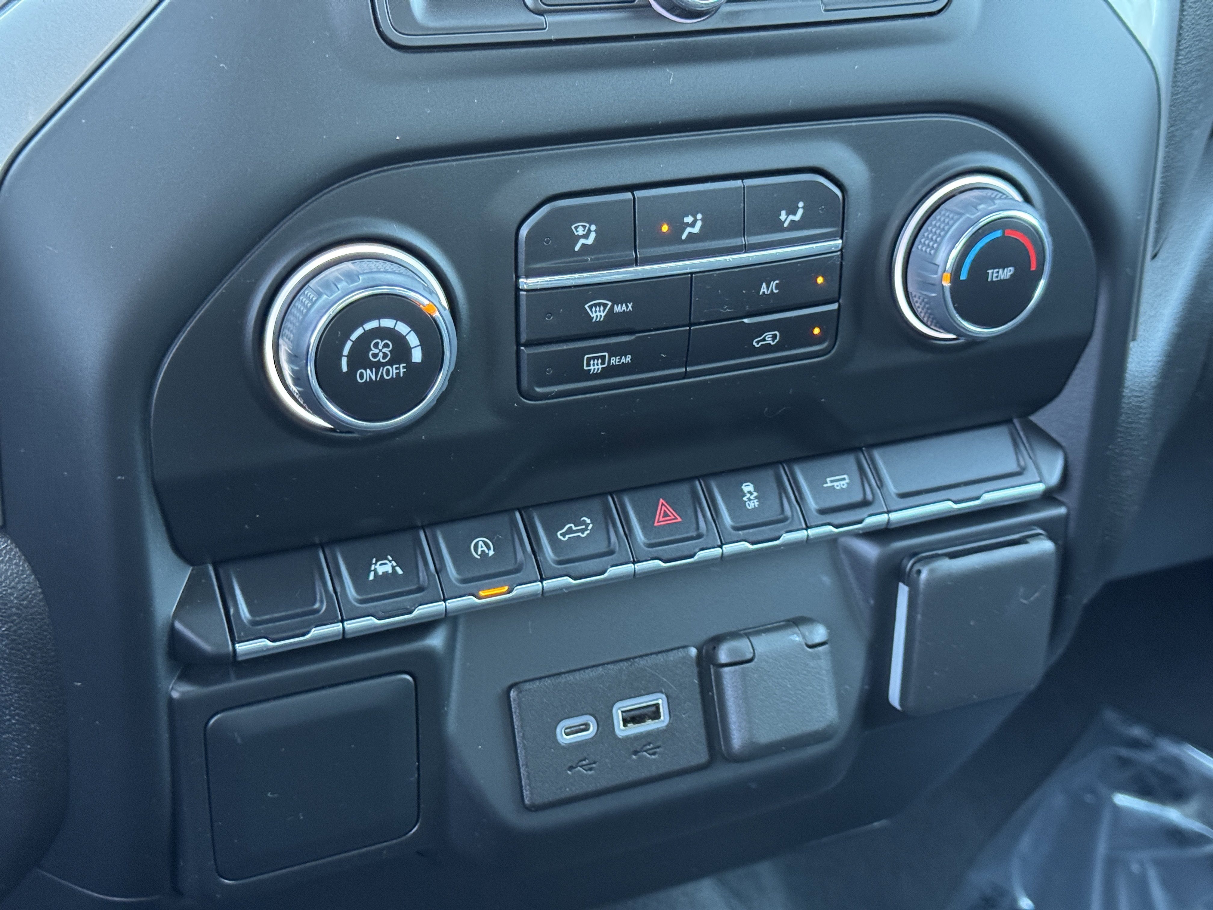 Certified 2022 Chevrolet Silverado 1500 Custom image 27