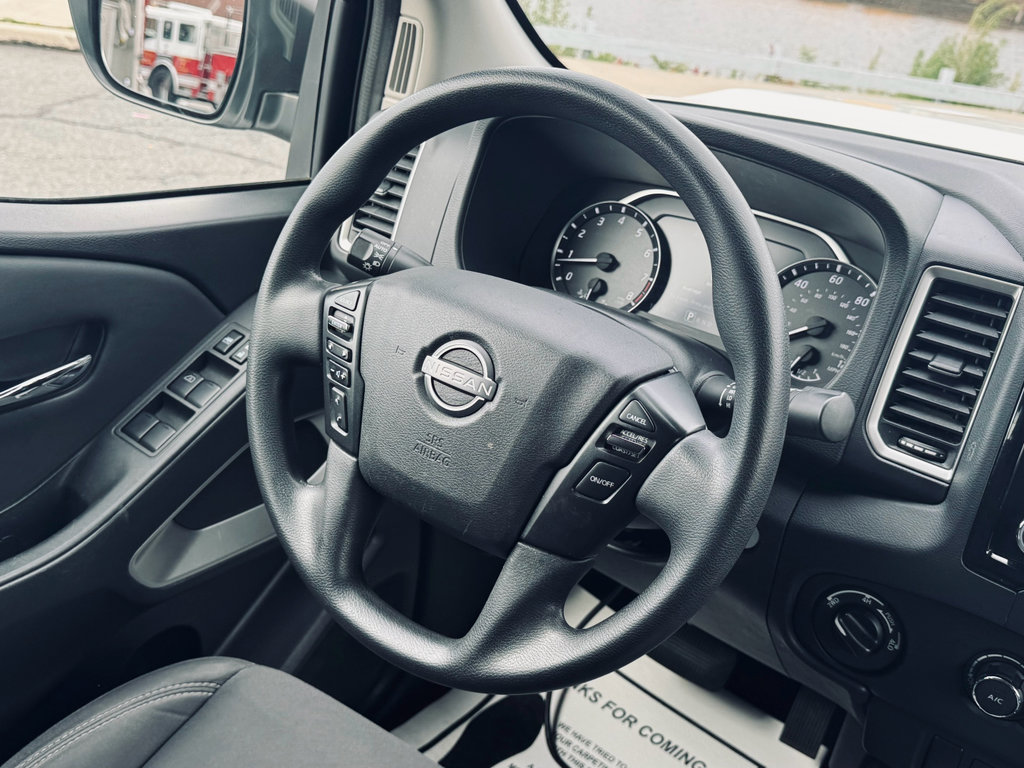 Used 2022 Nissan Frontier SV image 11