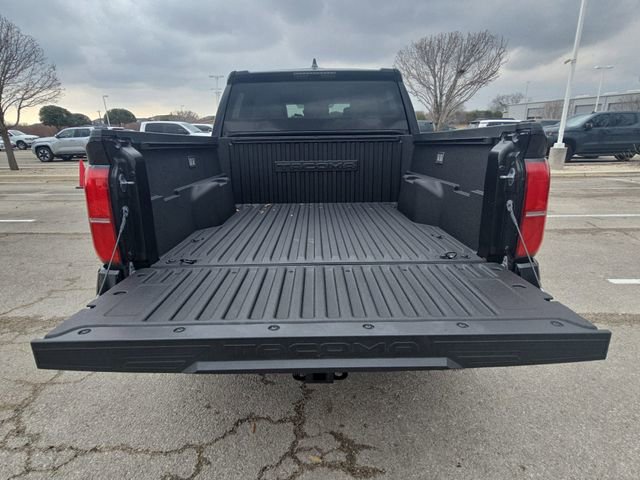 Used 2025 Toyota Tacoma SR5 AWD/4WD image 13