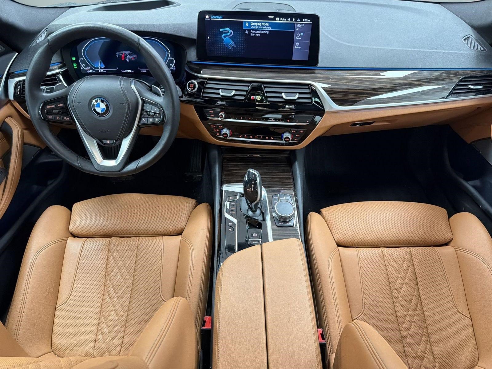 Used 2023 BMW 530e xDrive w/ Premium Package image 16