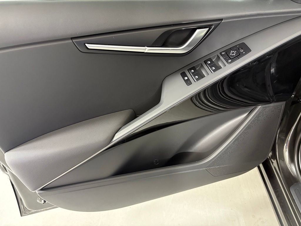New 2026 Kia Niro Wind FWD image 14