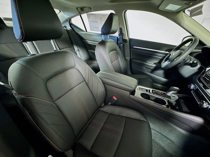 New 2025 Nissan Altima 2.5 SR w/ SR Premium Package image 27