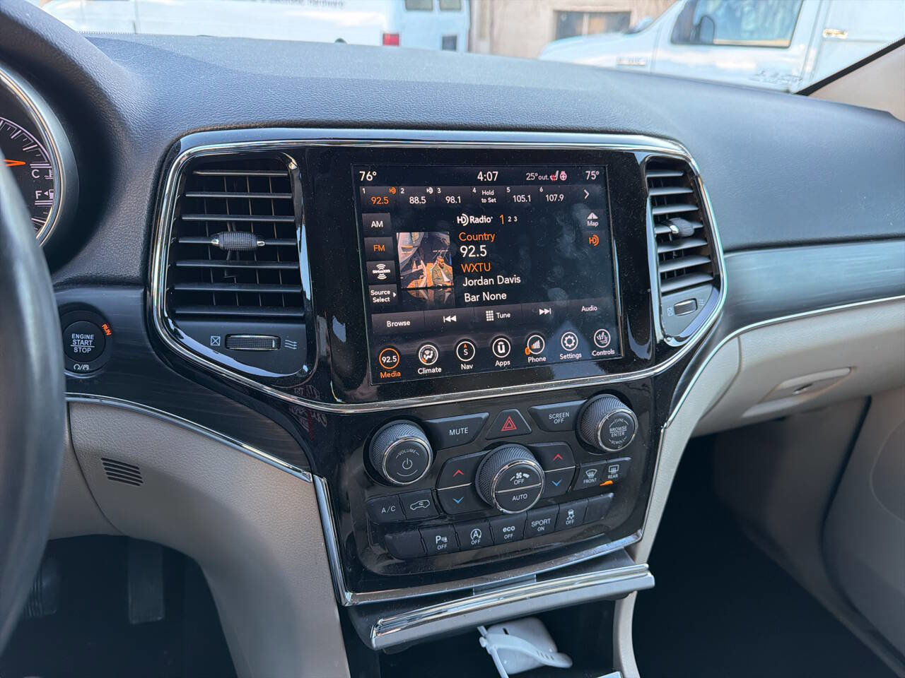 Used 2020 Jeep Grand Cherokee Limited image 7