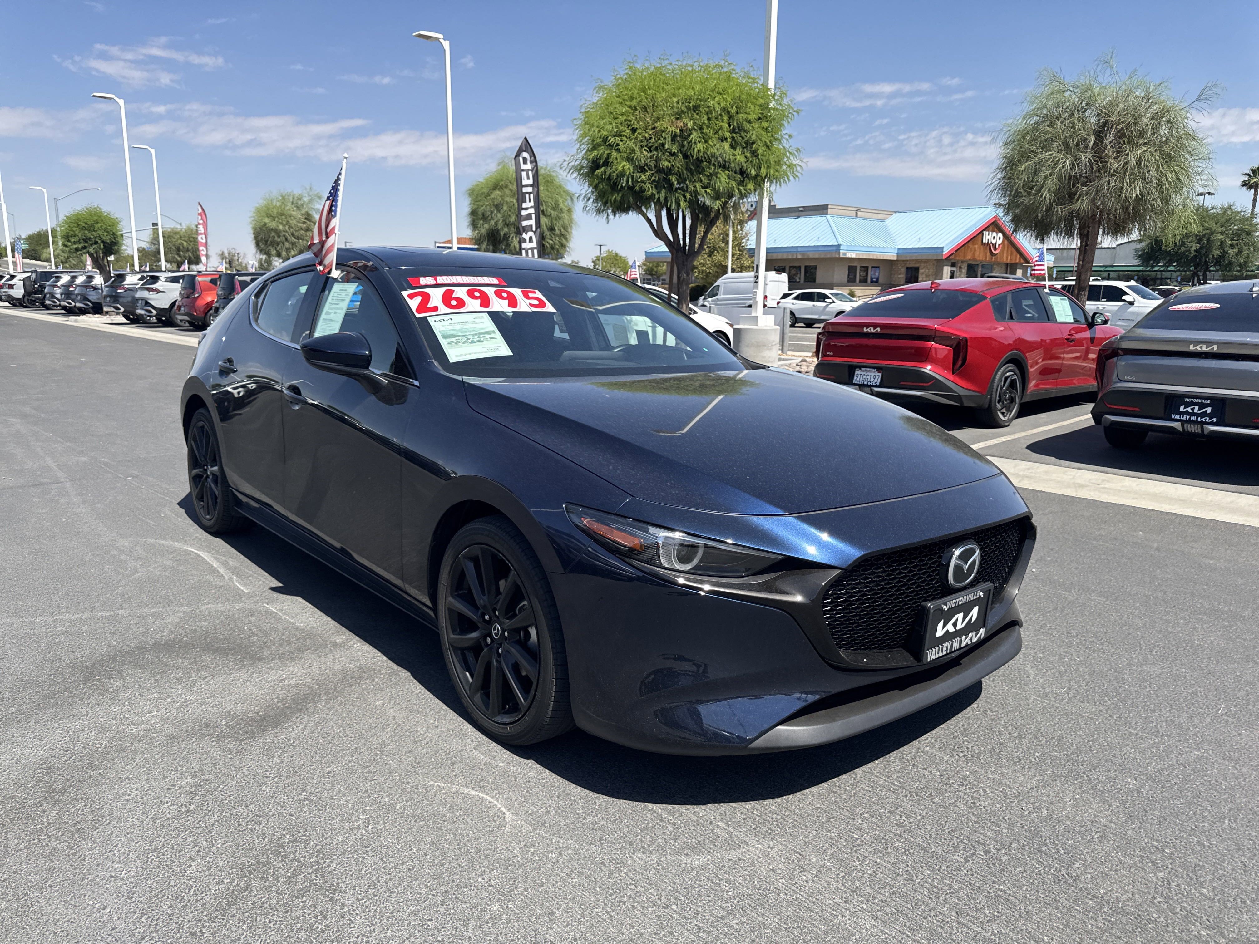 Used 2019 MAZDA MAZDA3 Hatchback w/ Premium Package image 3