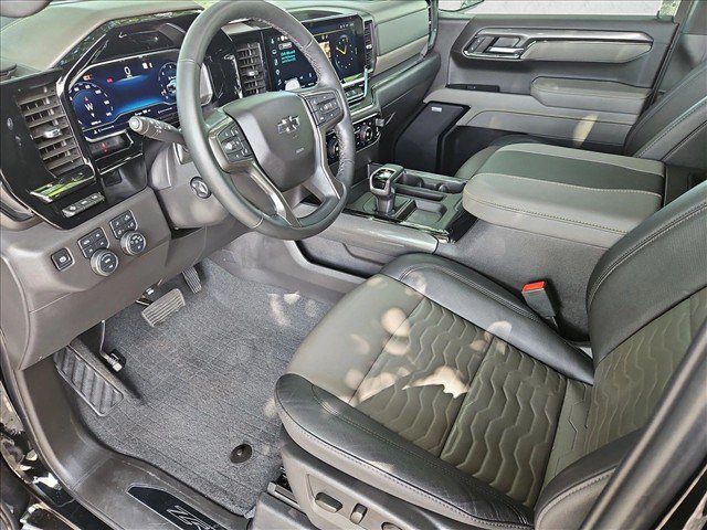 Used 2025 Chevrolet Silverado 1500 ZR2 w/ Technology Package AWD/4WD image 9