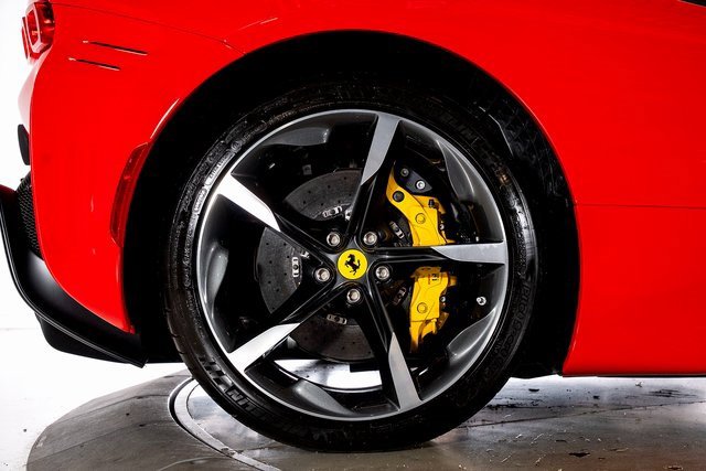 Used 2024 Ferrari SF90 Spider image 19