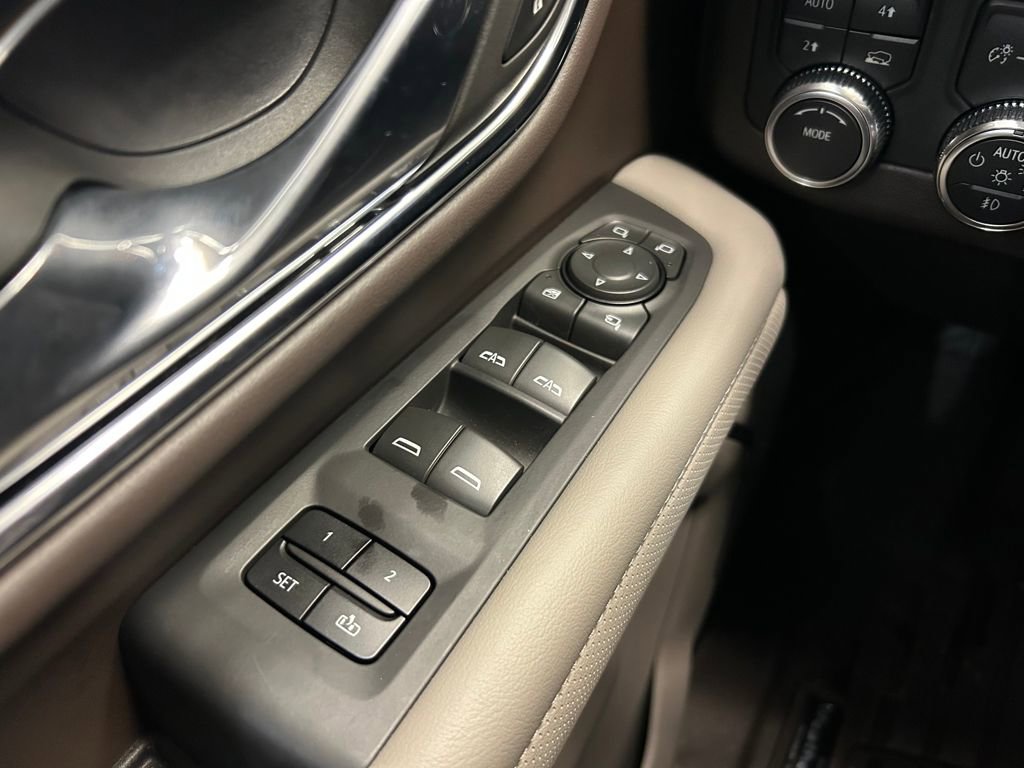 Used 2023 GMC Yukon SLT w/ SLT Luxury Package image 20