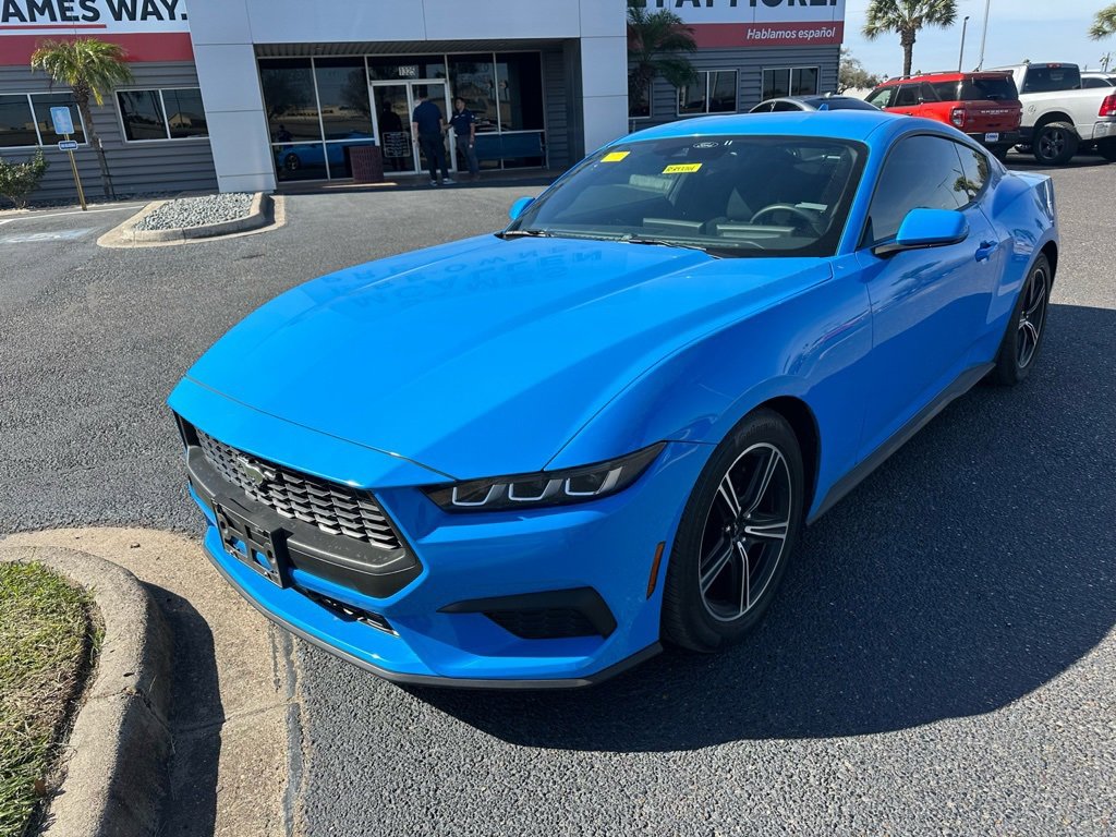 Used 2024 Ford Mustang Coupe image 3