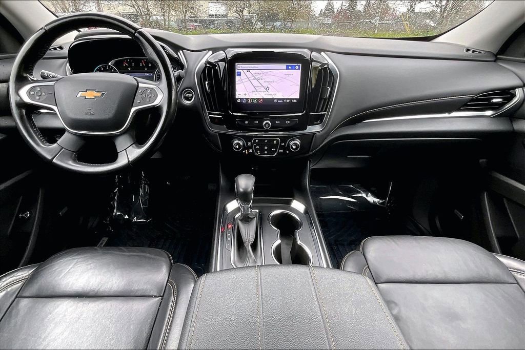 Used 2021 Chevrolet Traverse LT w/ LT Premium Package image 16