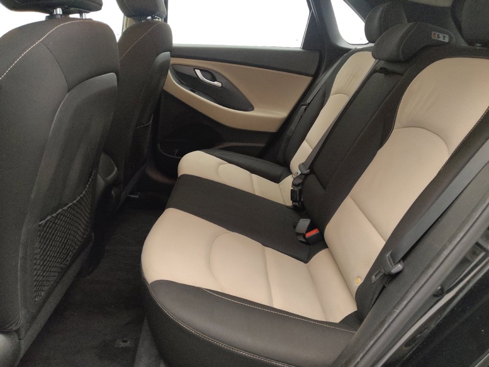 Used 2018 Hyundai Elantra GT FWD image 18