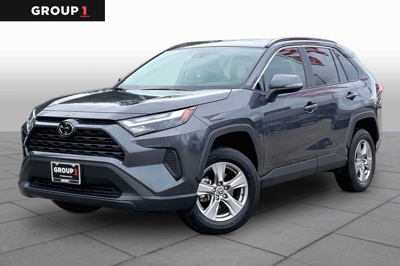 Used 2025 Toyota RAV4 XLE AWD/4WD image 1