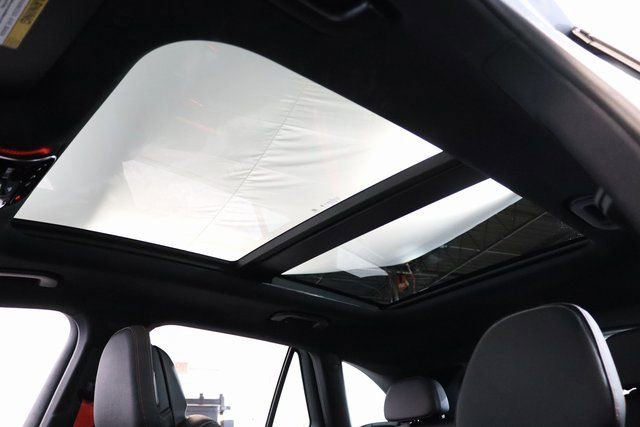 Used 2025 Mercedes-Benz GLC 43 AMG 4MATIC w/ Driver Assistance Package image 10