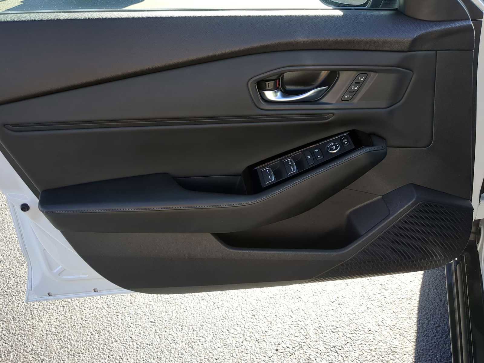 Used 2023 Honda Accord Touring image 11