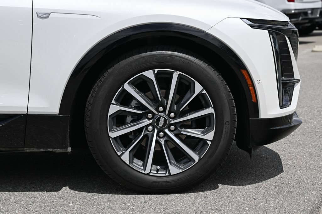 Used 2024 Cadillac Lyriq Sport RWD image 11