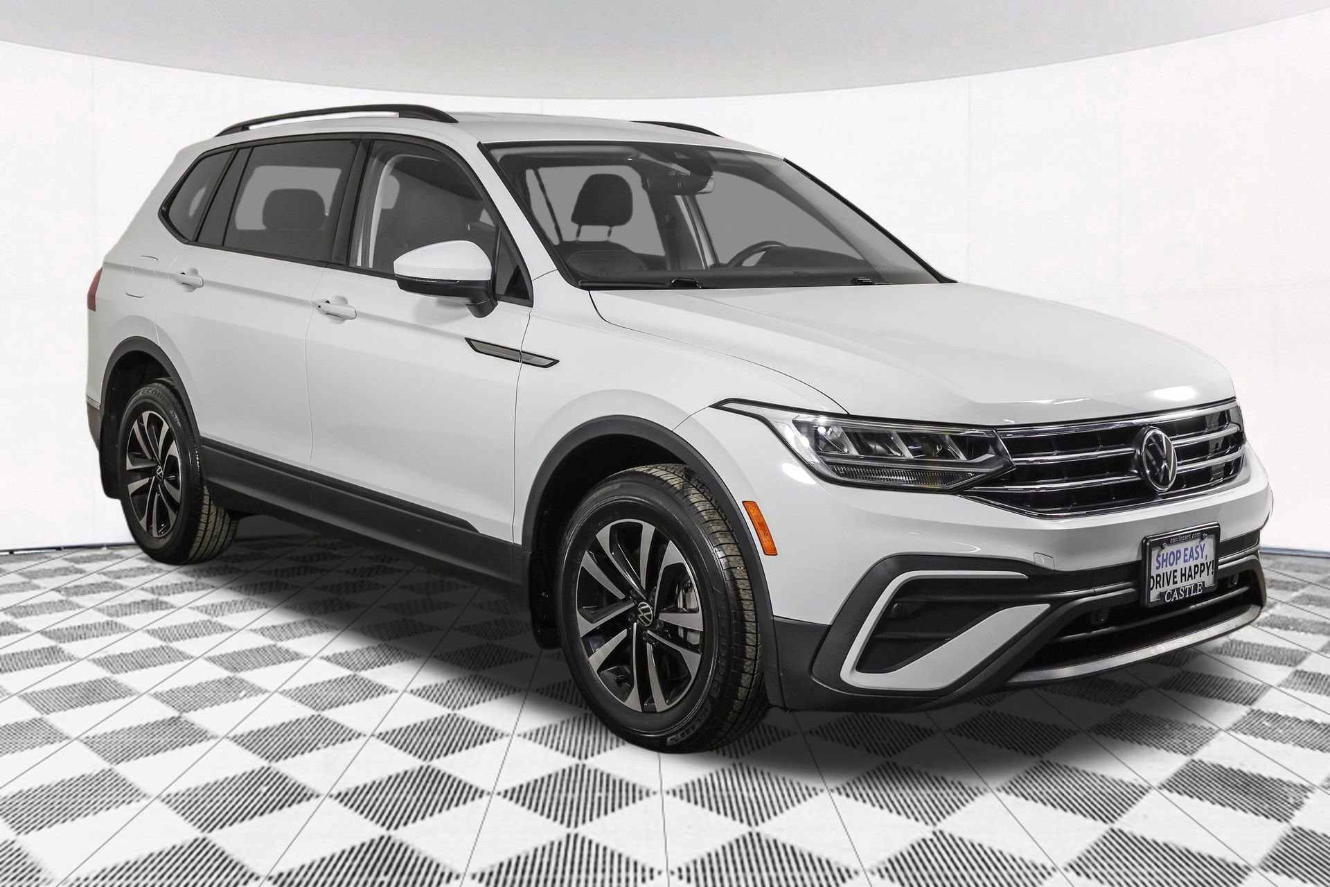 Used 2024 Volkswagen Tiguan S image 11