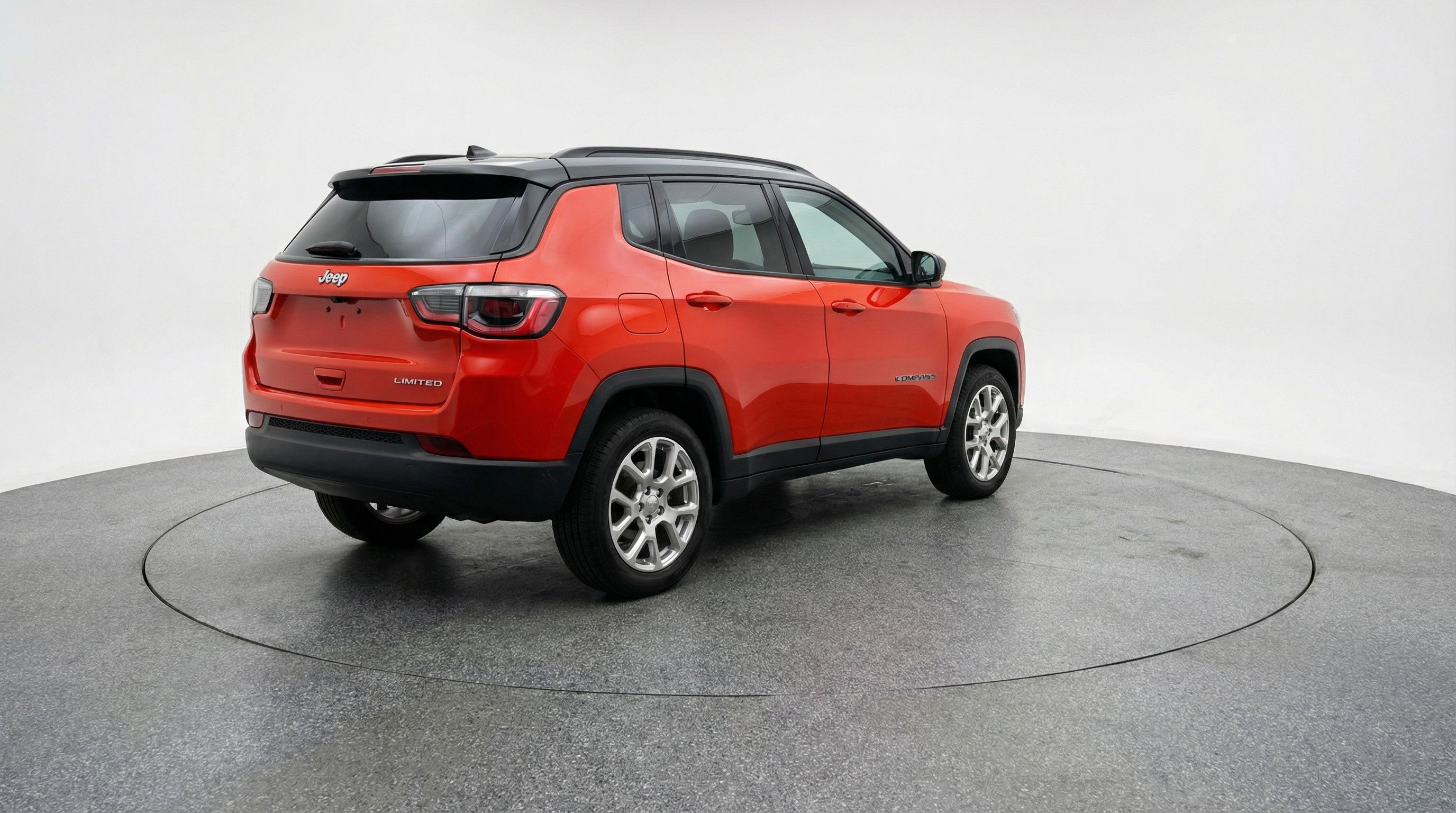 Used 2025 Jeep Compass Limited AWD/4WD image 9