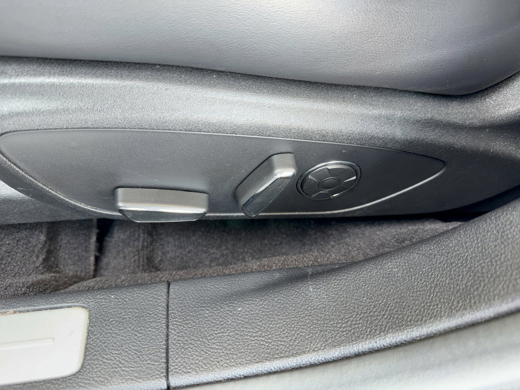 Used 2019 Lincoln MKZ Reserve FWD image 34