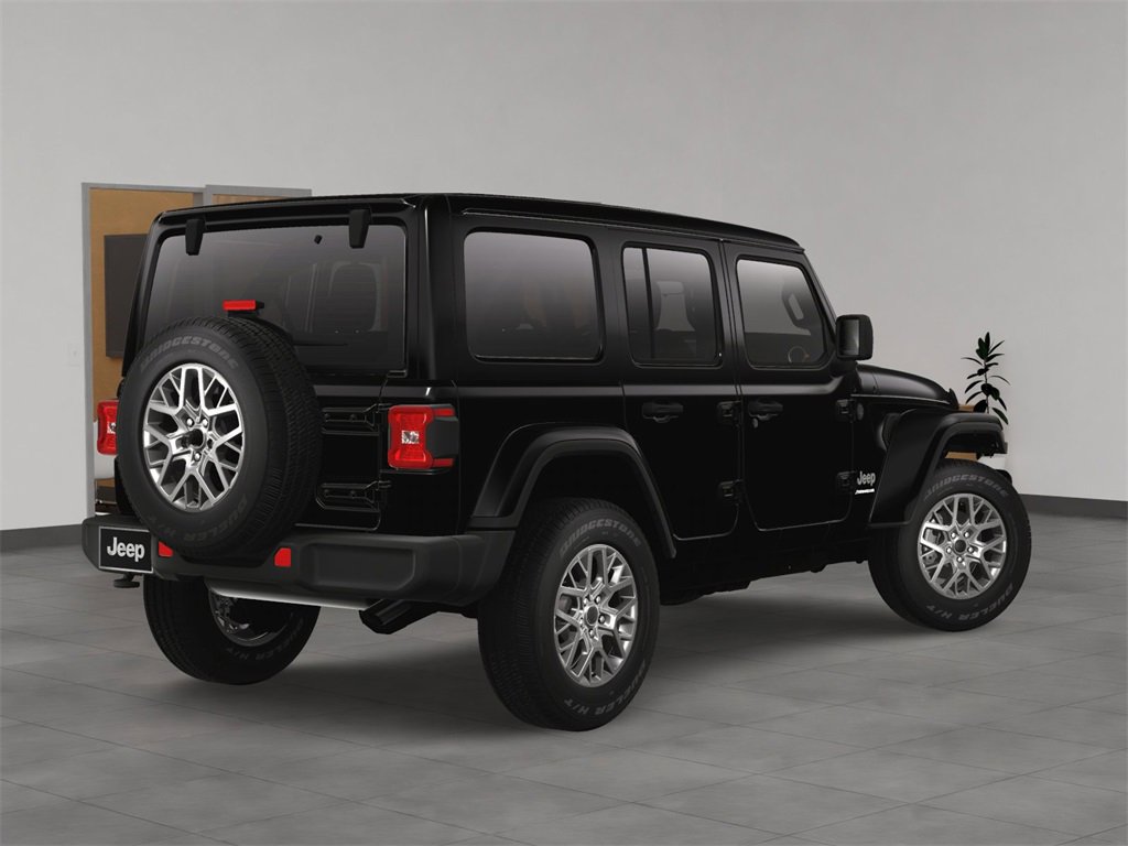 Used 2025 Jeep Wrangler Sahara image 4