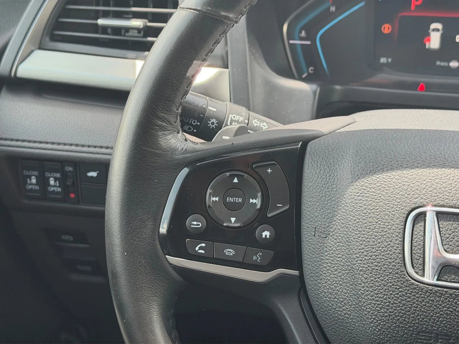 Used 2018 Honda Odyssey EX-L image 24