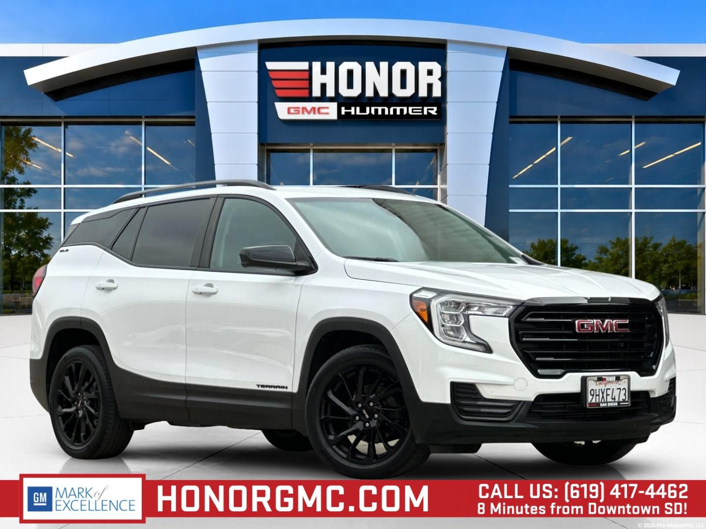Used 2023 GMC Terrain SLE w/ Driver Convenience Package FWD image 1
