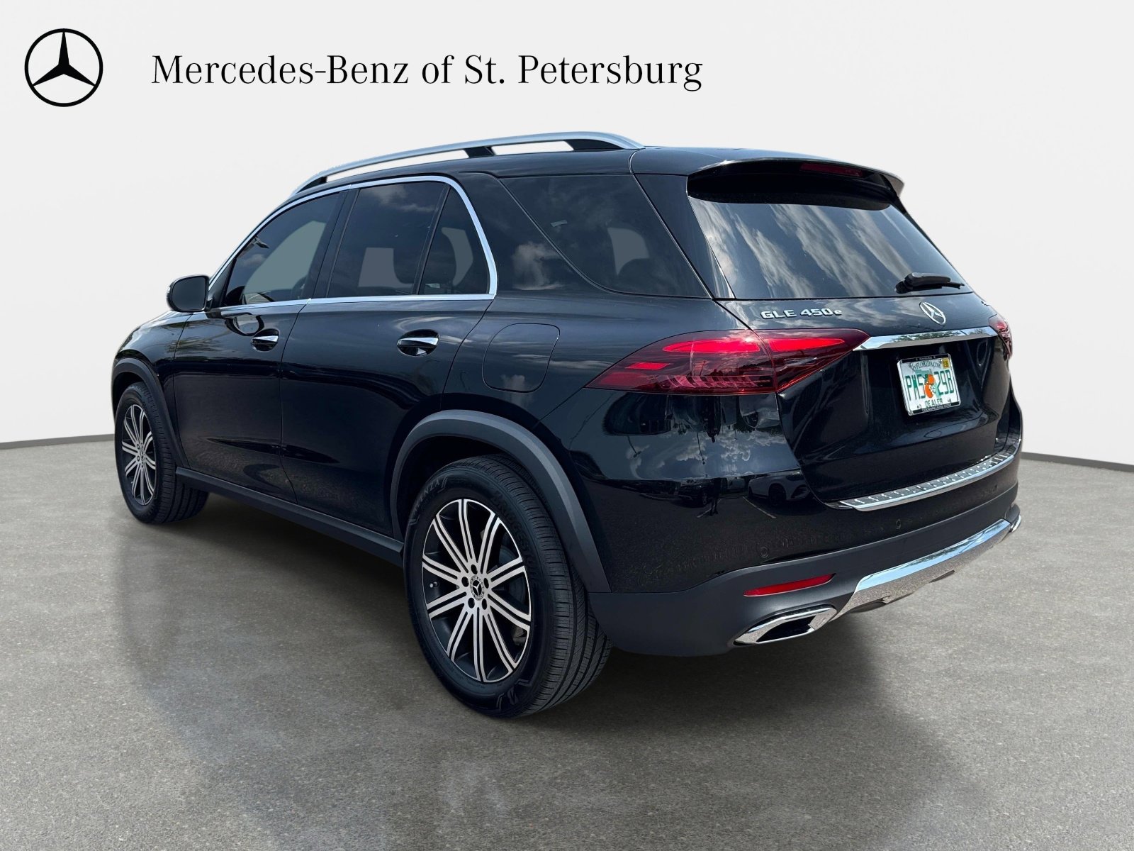 Certified 2025 Mercedes-Benz GLE 450e 4MATIC image 3