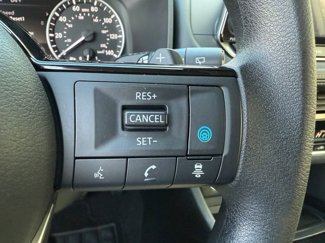 Used 2022 Nissan Rogue SV image 16