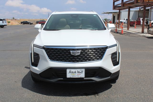Used 2024 Cadillac XT4 Premium Luxury w/ Active Safety Package FWD image 10