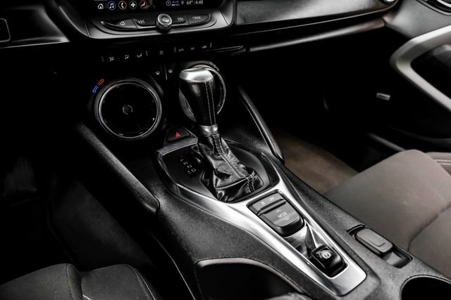 Used 2021 Chevrolet Camaro LT w/ Technology Package RWD image 21