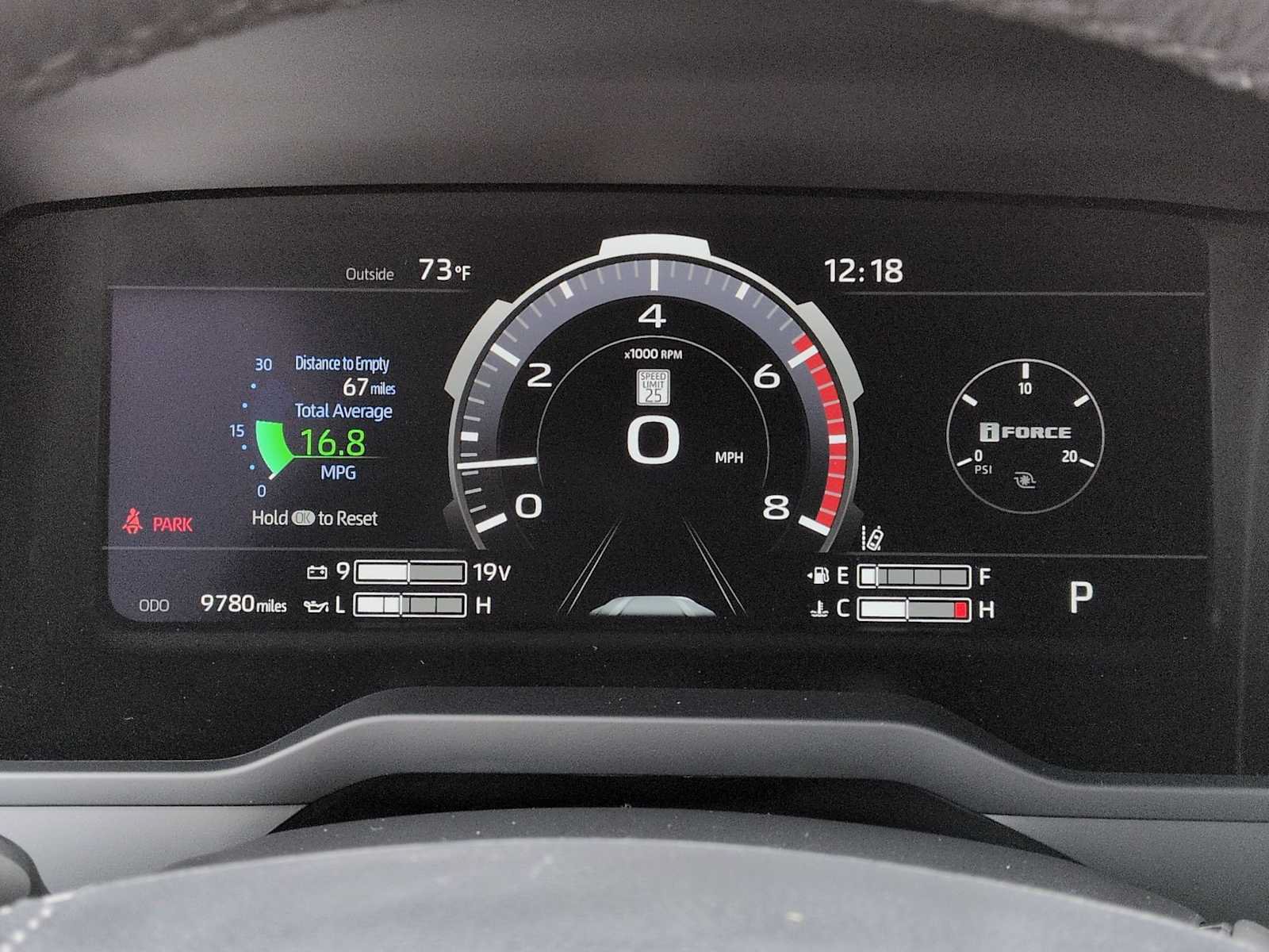 Used 2025 Toyota Tundra Limited AWD/4WD image 32