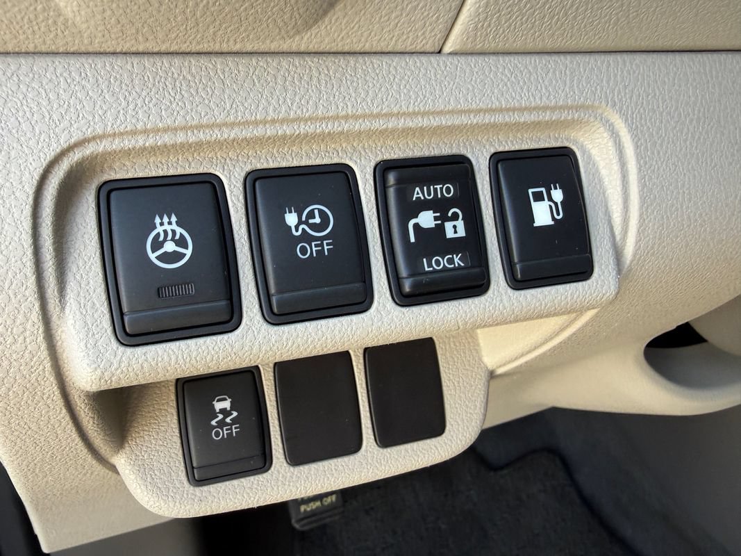 Used 2015 Nissan Leaf SV w/ LED & Quick Charge Package FWD image 26